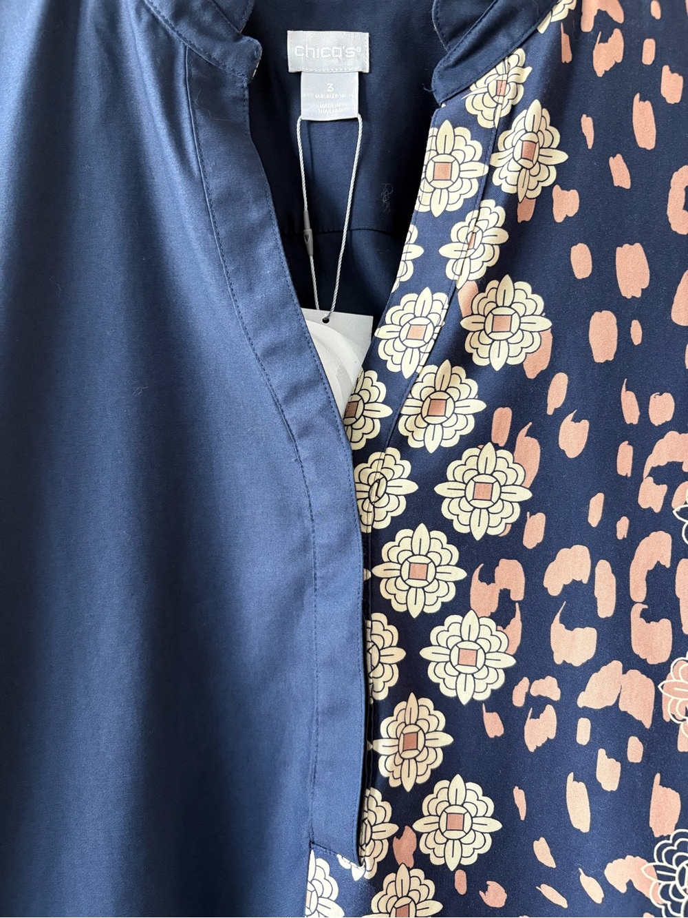 Chico’s Navy Patterned Non Iron Tunic Top - Picture 5 of 11